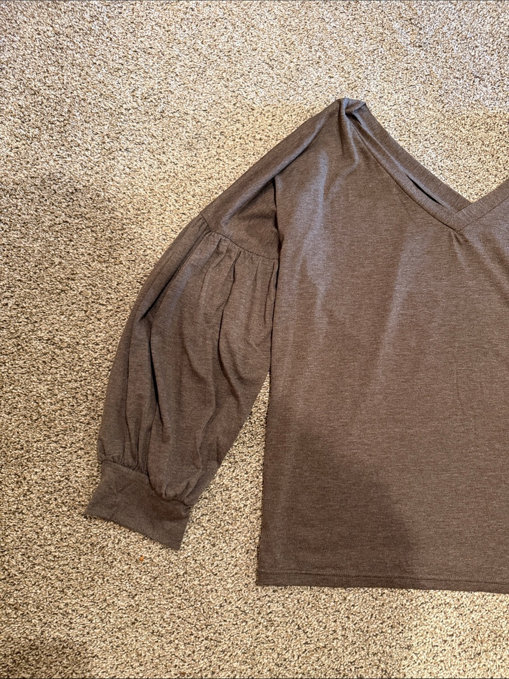 Women's V-Neck Long Sleeve Pocket Top - Brown size Large - Picture 3 of 4